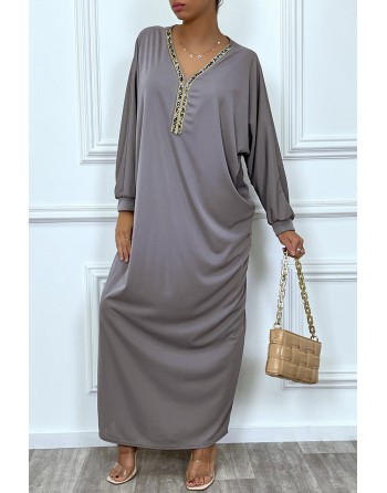 Abaya taupe à encolure de strass et manches longues - 3